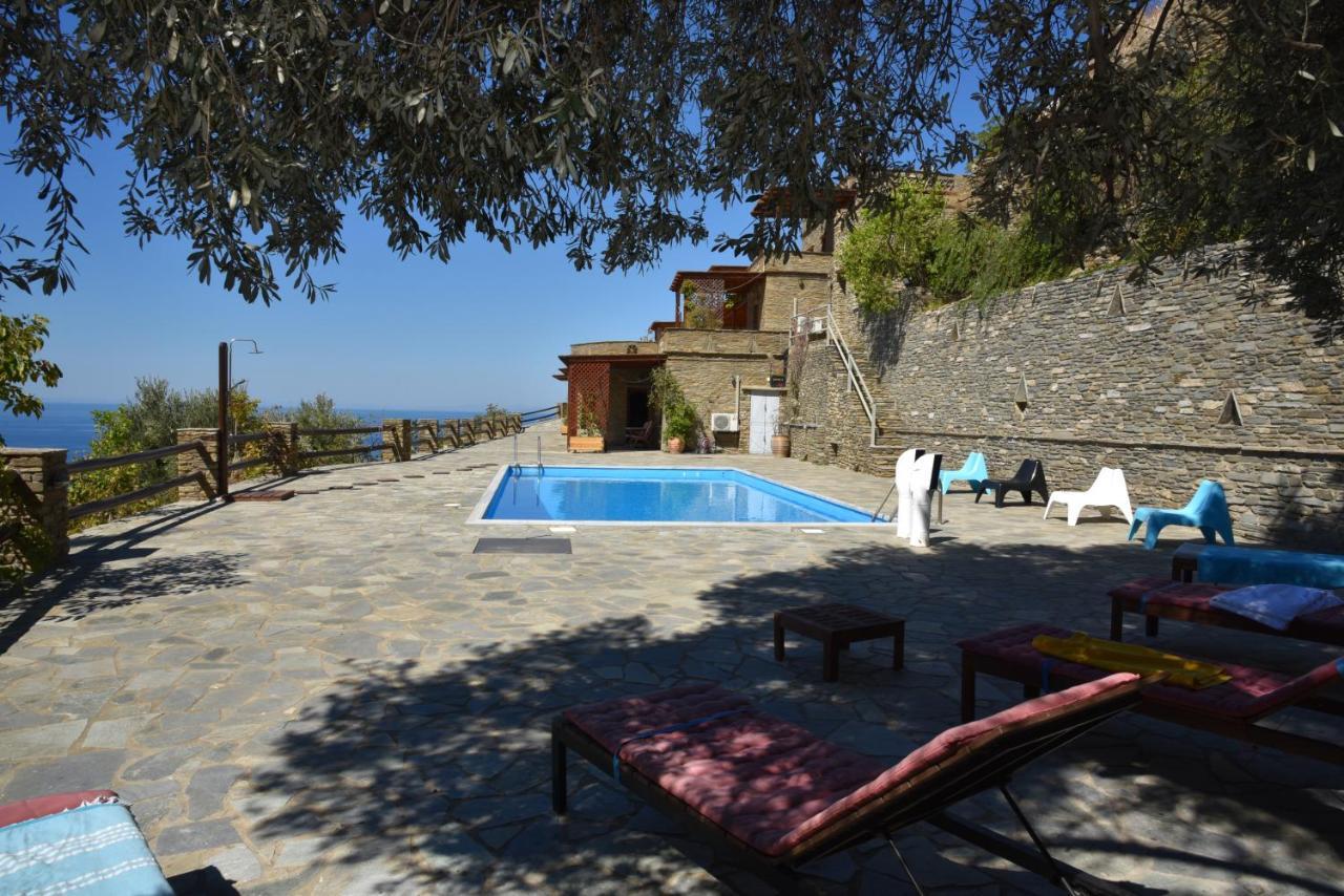 Andros Escape Condos Korthio エクステリア 写真