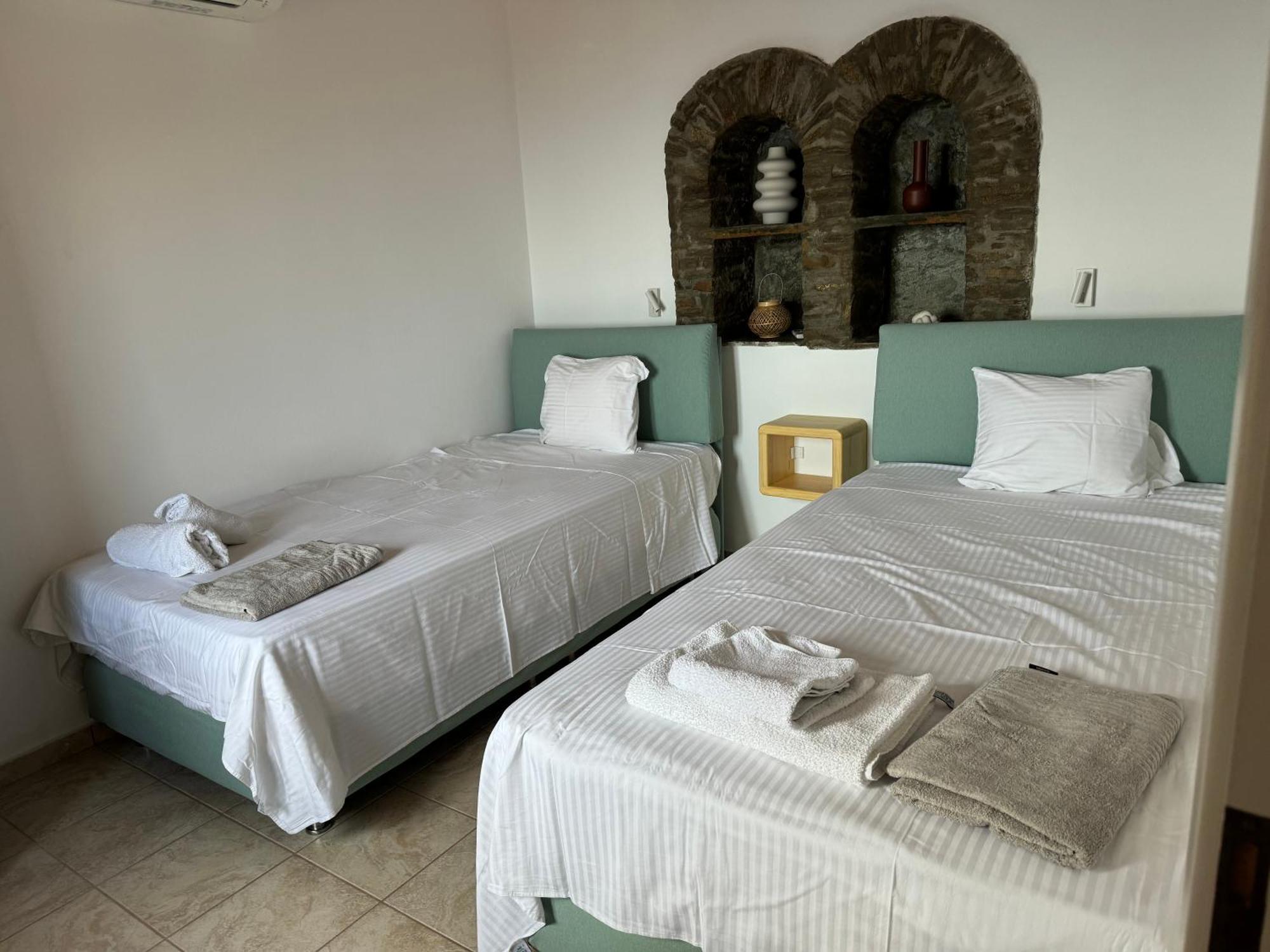 Andros Escape Condos Korthio エクステリア 写真